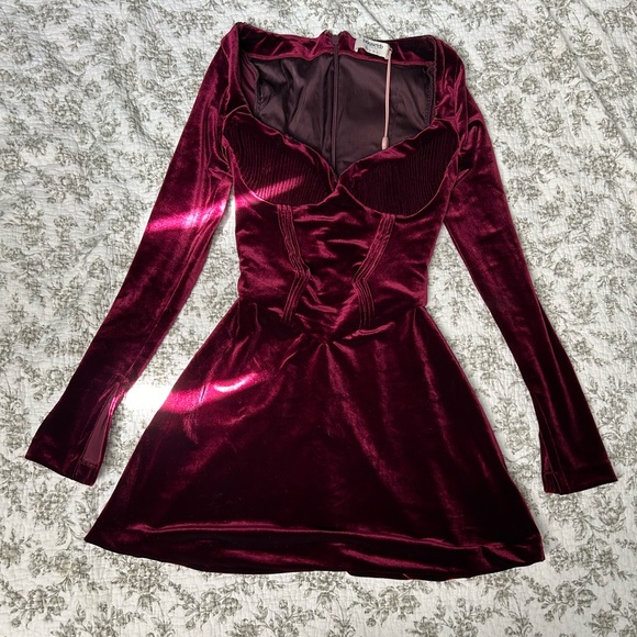 NWT House of CB Veronica Dress - Picture 5 of 7